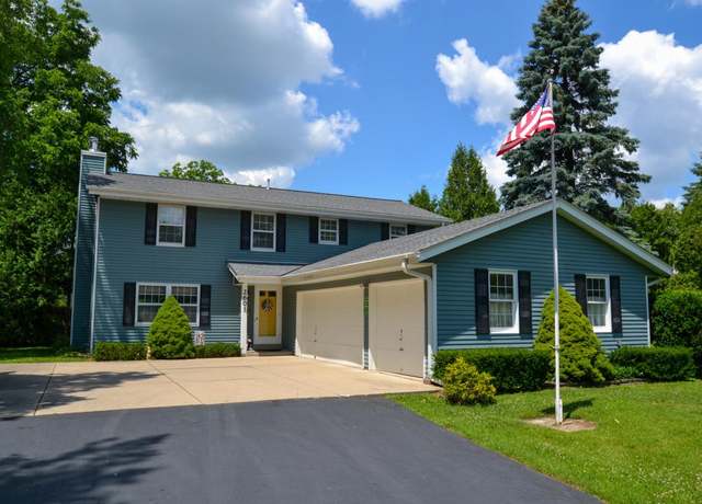 Property at 2601 S Brookland Rd, New Berlin, WI 53151, 4 beds, 2.5 baths