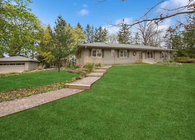 Property at 400 W Geneva St, Williams Bay, WI 53191, 4 beds, 2.5 baths