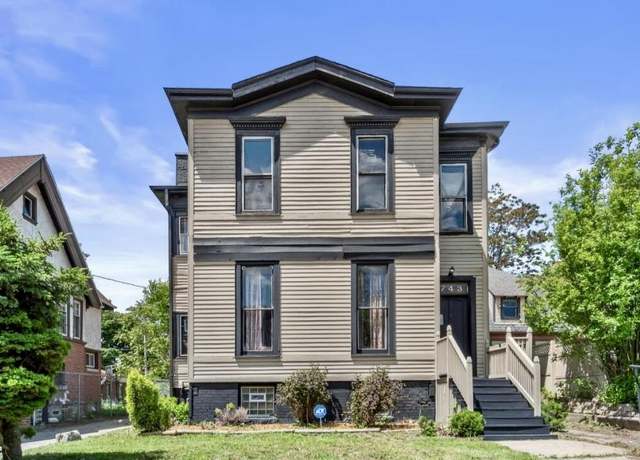 Property at 743 N 32nd St, Milwaukee, WI 53208, 5 beds, 2.5 baths