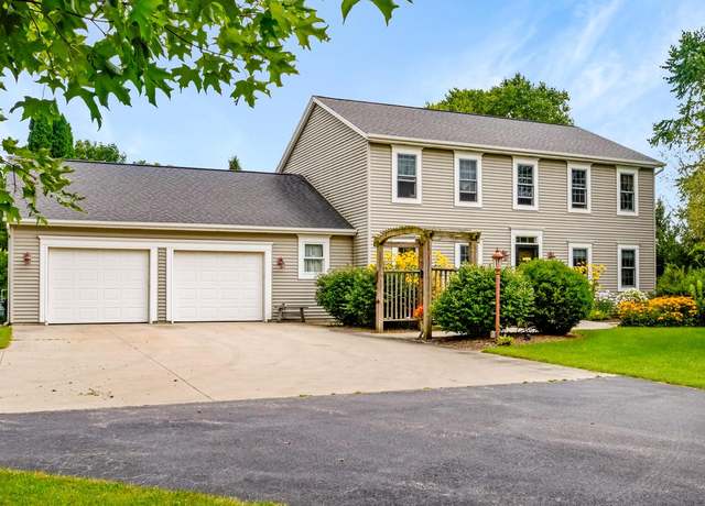 Property at N171 County Rd S, Kewaskum, WI 53040, 3 beds, 3.5 baths