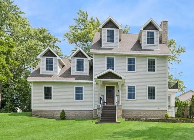 Property at 145 West St, Lake Geneva, WI 53147, 4 beds, 3 baths