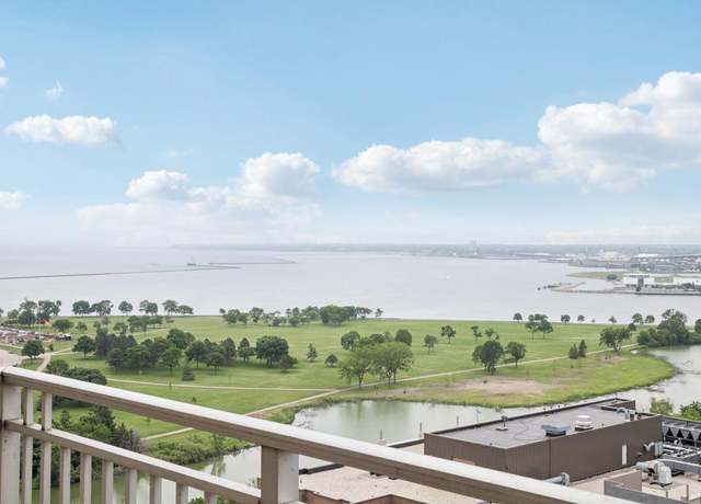 Property at 1522 N Prospect Ave #1302, Milwaukee, WI 53202, 4 beds, 3.5 baths
