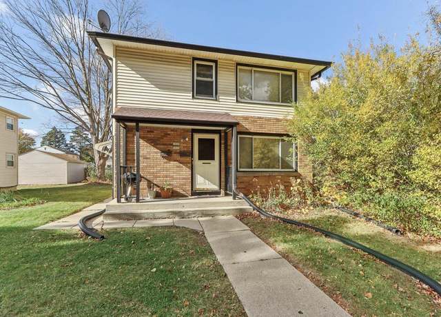 Property at 5323 N 27th St #5325, Milwaukee, WI 53209, 6 beds, 2 baths