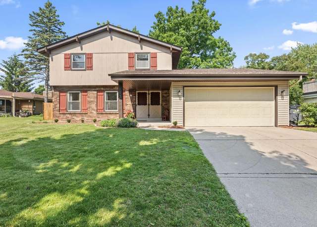 Property at 1736 Cottonwood Dr, Waukesha, WI 53189, 4 beds, 1.5 baths