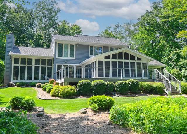 Property at 4328 High Point Beach Rd, Port Washington, WI 53074, 4 beds, 3.5 baths