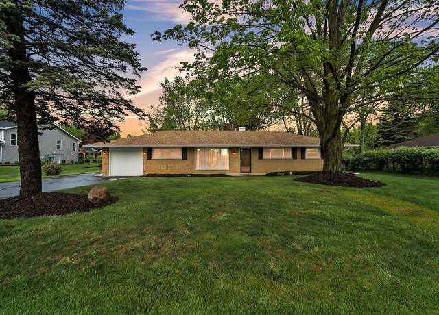 Property at 12100 44th Ave, Pleasant Prairie, WI 53158, 4 beds, 2 baths