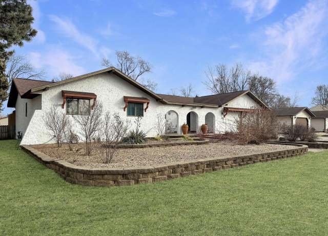 Property at 2930 Youngdale Ave, La Crosse, WI 54603, 3 beds, 3 baths