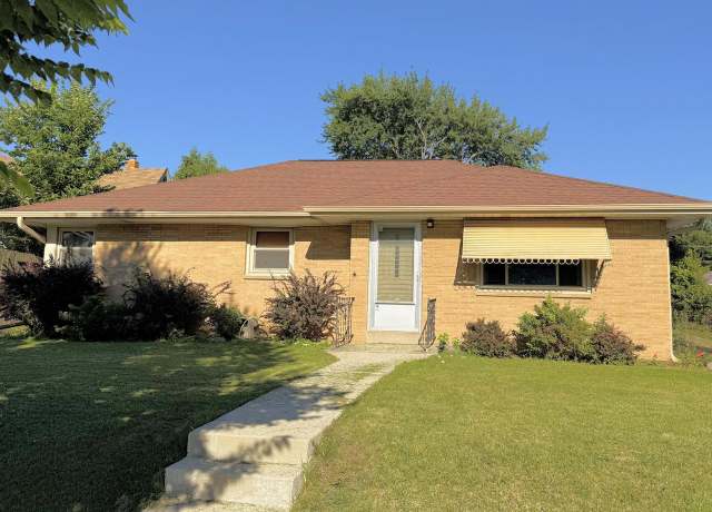 Property at 2818 S 72nd St, West Allis, WI 53219, 3 beds, 1.5 baths