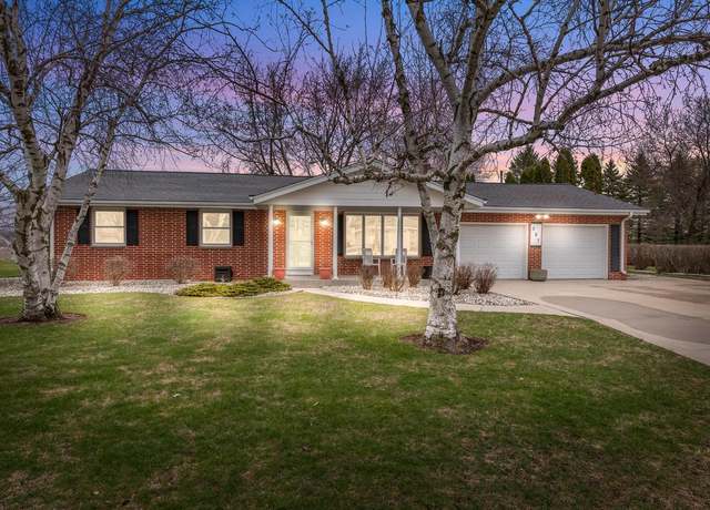 Property at 307 Summit Dr, Fredonia, WI 53021, 4 beds, 3 baths