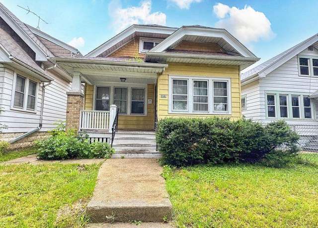 Property at 5561 N 40th St, Milwaukee, WI 53209, 3 beds, 1 bath