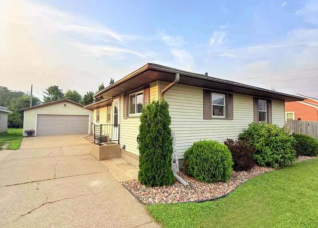 Property at 2921 Highland St, La Crosse, WI 54601, 3 beds, 2 baths