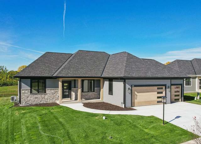 Property at 3904 White Oak Way, Waukesha, WI 53188, 3 beds, 2 baths