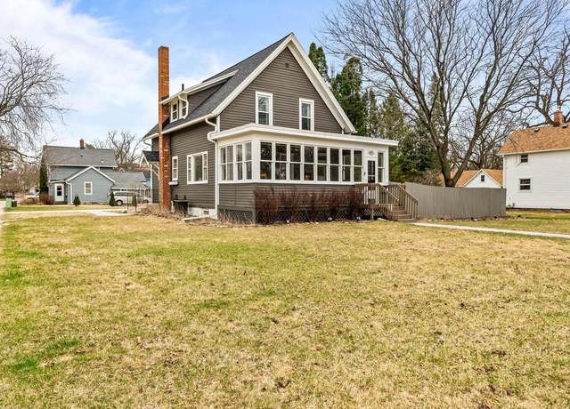 Property at 605 Westover St, Oconomowoc, WI 53066, 3 beds, 1.5 baths