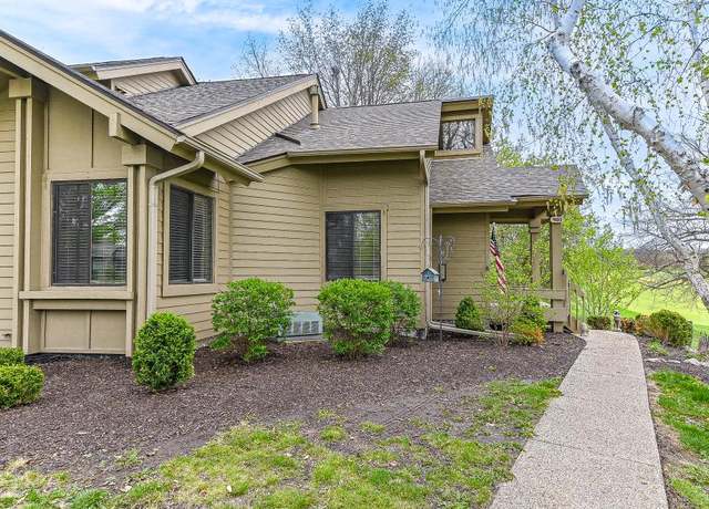 Property at 901 Duck Pond Rd, Fontana, WI 53125, 3 beds, 2 baths