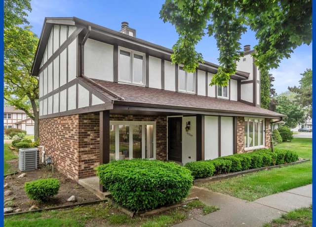 Property at 5309 S Somerset Ln, Milwaukee, WI 53221, 2 beds, 2.5 baths