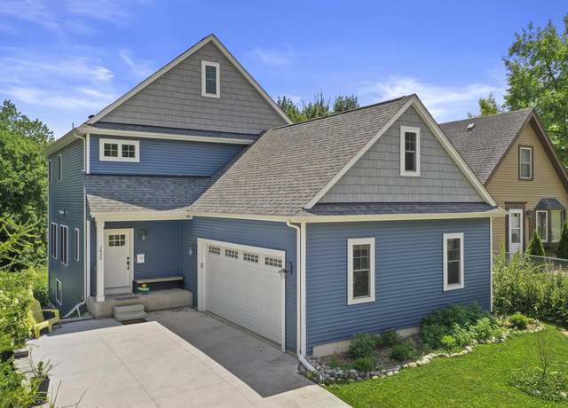 Property at 2840 S Greeley St, Milwaukee, WI 53207, 3 beds, 2.5 baths