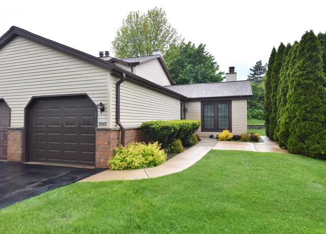 Property at 8245 S Legend Dr, Franklin, WI 53132, 2 beds, 1.5 baths