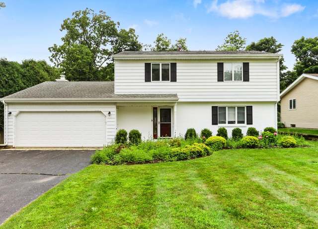 Property at 1800 Miller Rd, Lake Geneva, WI 53147, 3 beds, 2.5 baths