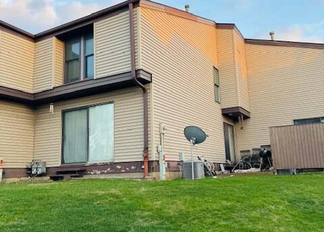Property at 5225 S 13th St Unit P, Milwaukee, WI 53221, 2 beds, 1.5 baths