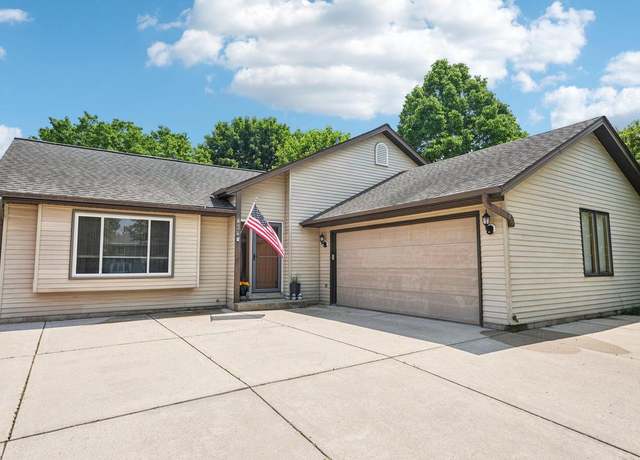 Property at 434 Glen View Court North Ct, Slinger, WI 53086, 4 beds, 2 baths