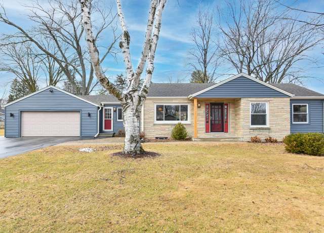 Property at 4665 N 158th St, Brookfield, WI 53005, 4 beds, 2 baths