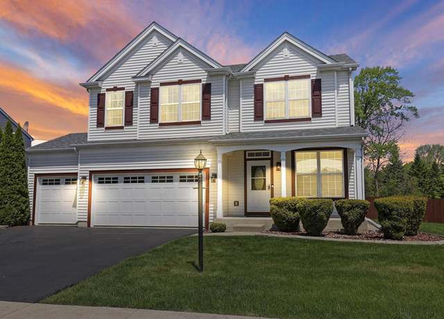 Property at 8918 65th St, Kenosha, WI 53142, 4 beds, 3 baths