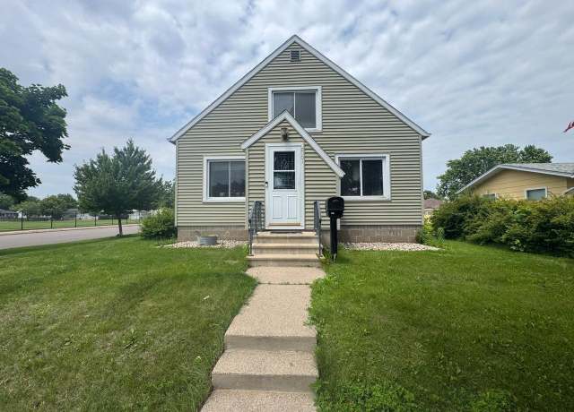 Property at 2101 Redfield St, La Crosse, WI 54601, 2 beds, 1 bath