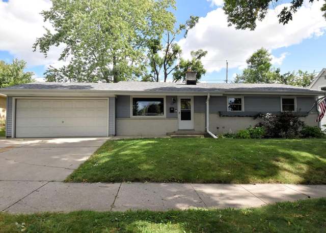 Property at 832 S 88th St, West Allis, WI 53214, 4 beds, 1.5 baths