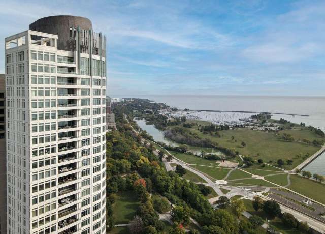 Property at 825 N Prospect Ave #1801, Milwaukee, WI 53202, 2 beds, 2.5 baths