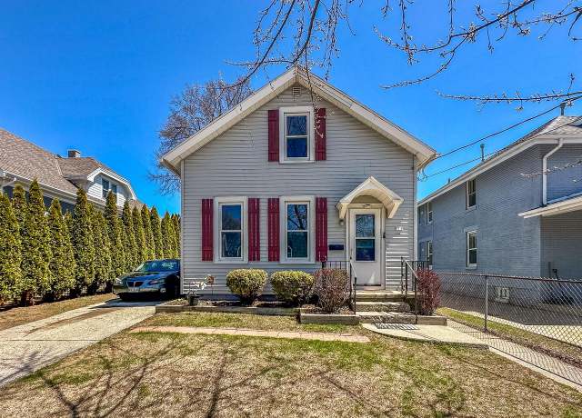 Property at 913 S 24th St, Manitowoc, WI 54220, 4 beds, 1 bath