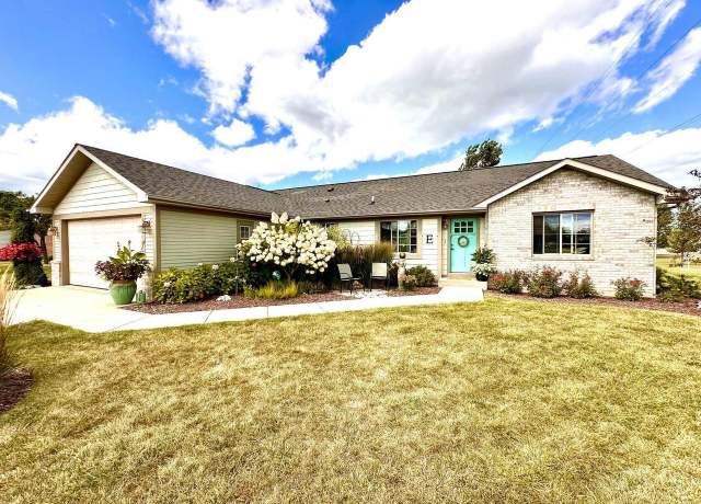Property at 2616 11th St, Kenosha, WI 53140, 3 beds, 3 baths