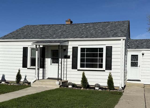 Property at 7733 38th Ave, Kenosha, WI 53142, 2 beds, 1 bath