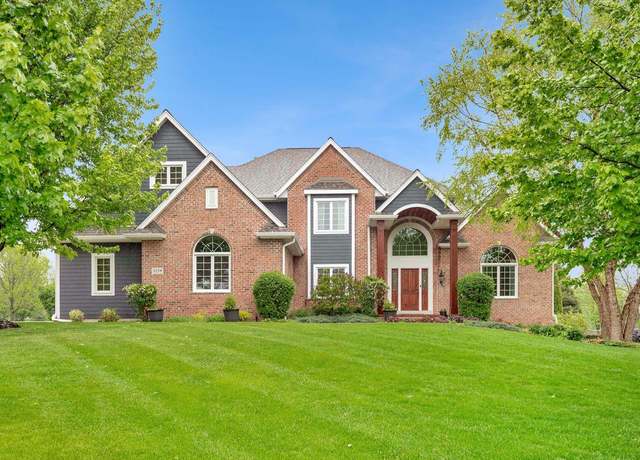 Property at 1259 Mary Hill Cir, Hartland, WI 53029, 5 beds, 4.5 baths