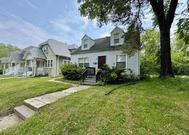 Property at 3223 W Fairmount Ave, Milwaukee, WI 53209, 4 beds, 1 bath