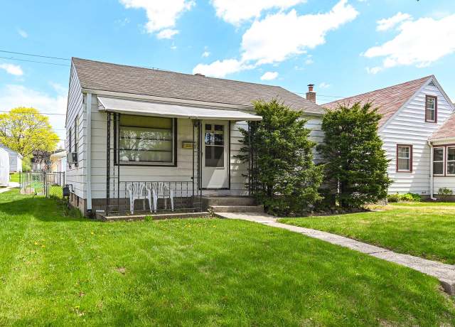 Property at 3350 S 26th St, Milwaukee, WI 53215, 2 beds, 1 bath