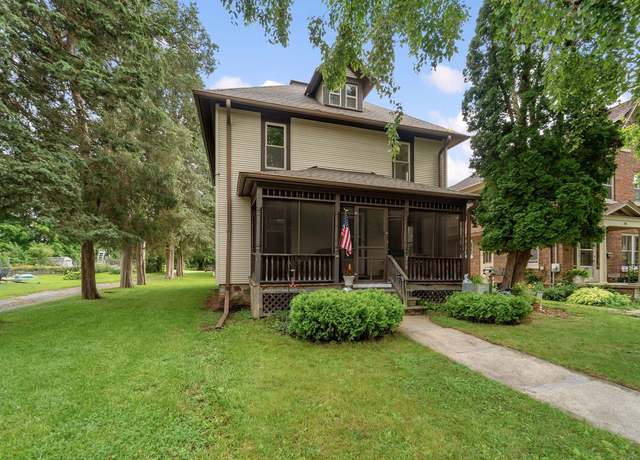 Property at 210 Oakland Ave, Mukwonago, WI 53149, 3 beds, 2 baths