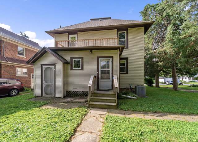 Property at 210 Oakland Ave, Mukwonago, WI 53149, 3 beds, 2 baths