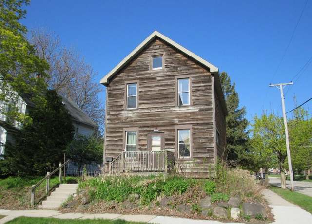 Property at 2022 N 20th St, Sheboygan, WI 53081, 3 beds, 1 bath