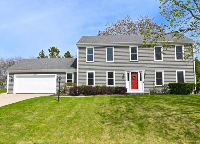 Property at 10108 N Foxkirk Dr, Mequon, WI 53097, 4 beds, 2.5 baths