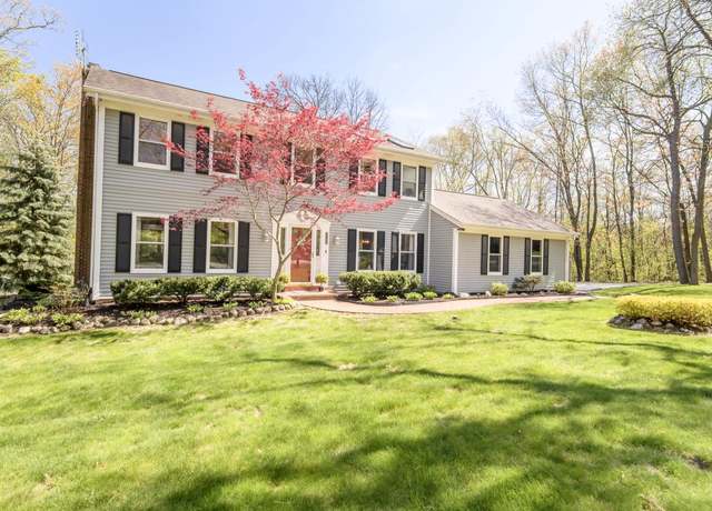 Property at 3784 S Lucylle Ln, New Berlin, WI 53146, 3 beds, 2.5 baths