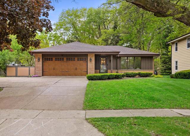 Property at 4115 89th St, Kenosha, WI 53142, 2 beds, 2 baths