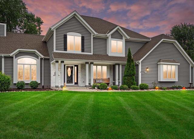 Property at 102 Trails Edge Ct, Hartland, WI 53029, 4 beds, 3.5 baths