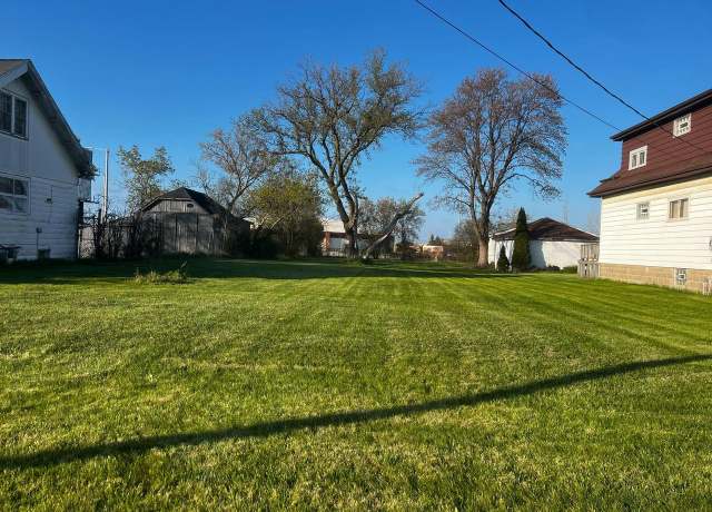 Property at 8748 W Fond Du Lac Ave, Milwaukee, WI 53225