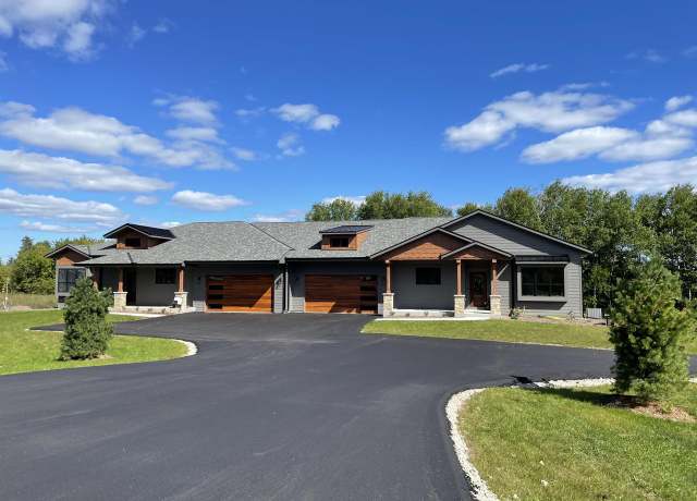 Property at W389N7112 Pennsylvania St, Oconomowoc, WI 53066, 3 beds, 3 baths