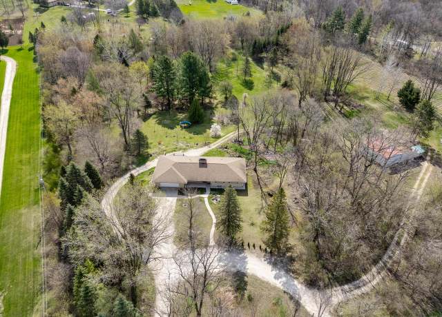 Property at 6378 Pleasant Hill Dr, West Bend, WI 53095, 5 beds, 3.5 baths