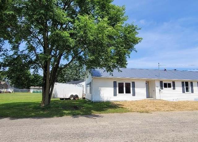 Property at 2524 15th Ave, Menominee, MI 49858, 3 beds, 2 baths