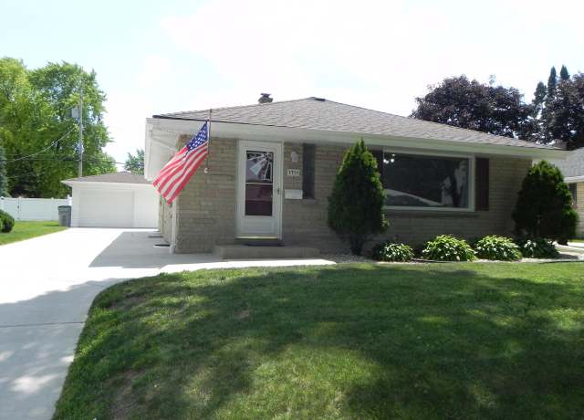 Property at 1711 W Plainfield Ave, Milwaukee, WI 53221, 3 beds, 1 bath