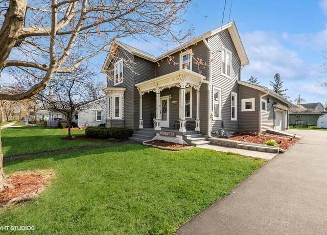 Property at 462 Freeman St, Genoa City, WI 53128, 3 beds, 1 bath