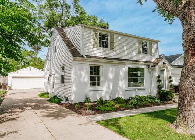 Property at 1637 Triangle Ave, New Berlin, WI 53151, 3 beds, 1.5 baths