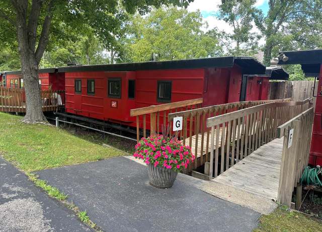 Property at 301 E Townline Rd Unit G, Lake Geneva, WI 53147, 1 bed, 1 bath